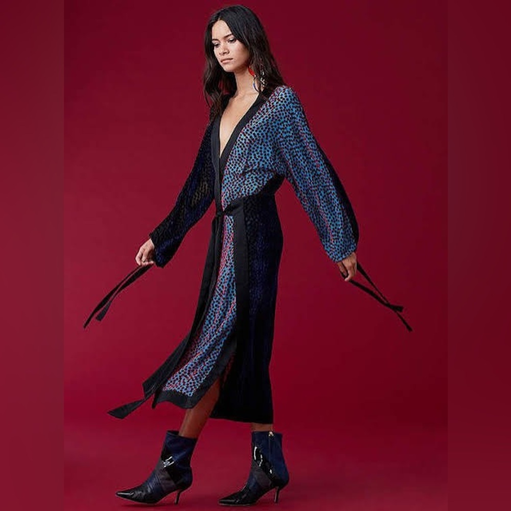 Diane Von Furstenberg Velvet Burnout
Kimono Dress